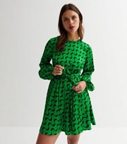 New Look Green Abstract Crew Neck Long Sleeve Tie Waist Mini Dress